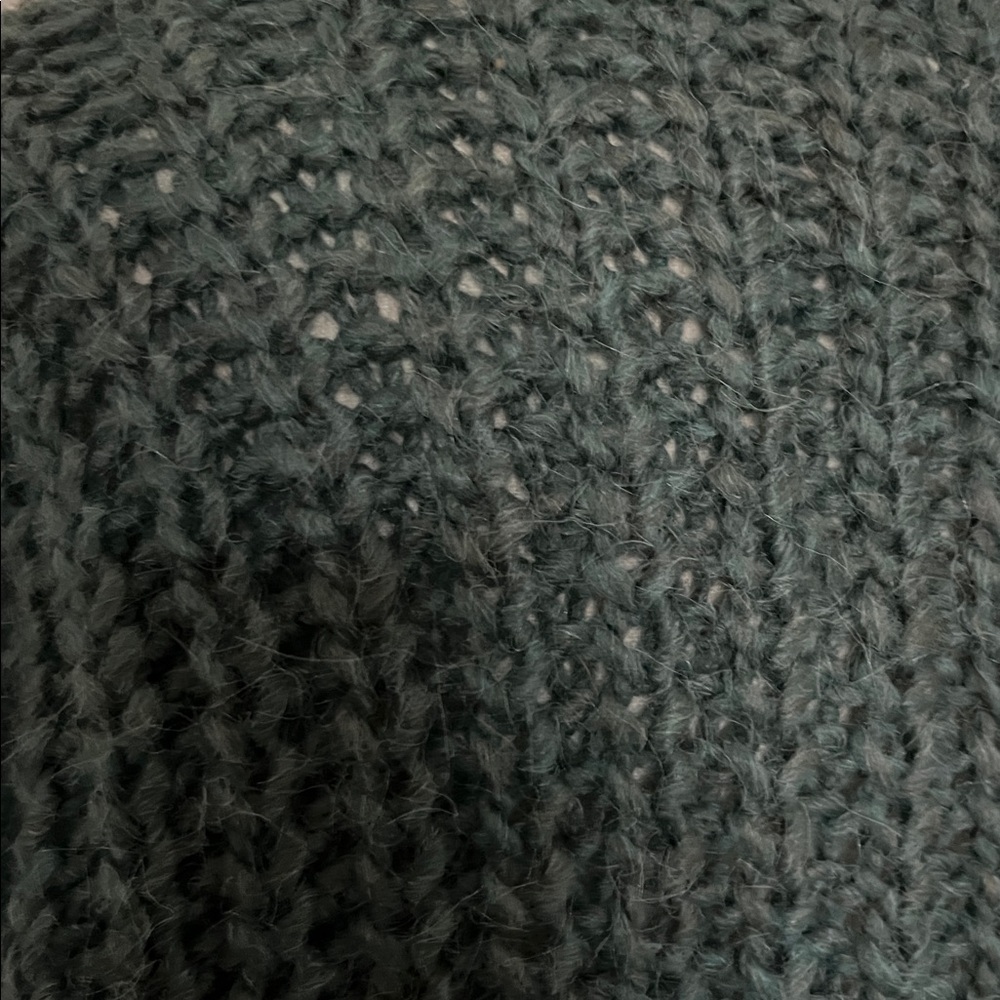 Universal Threads Chunky Knit Sweater 🌟 - Picture 2 of 10